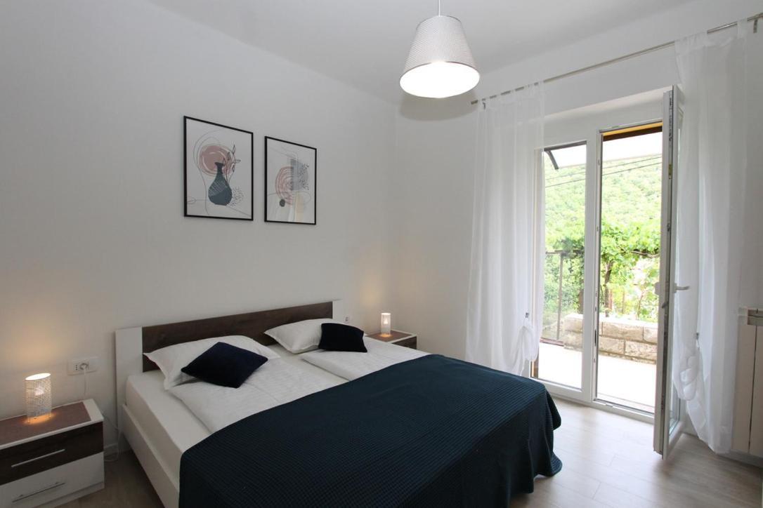 L Apartment Raša 외부 사진